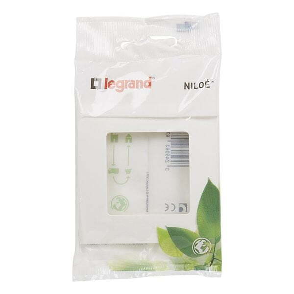 РАМКА 1Х ЦВЯТ БЯЛ В БЛИСТЕР NILOE LEGRAND