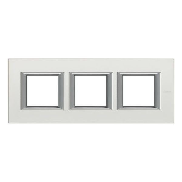 BTICINO - HA4802M3HSAN ТРОЙНА РАМКА 3Х2М АНОДИЗИРАНА SILVER МЕТАЛНА ПРАВОЪГЪЛНА AXOLUTE