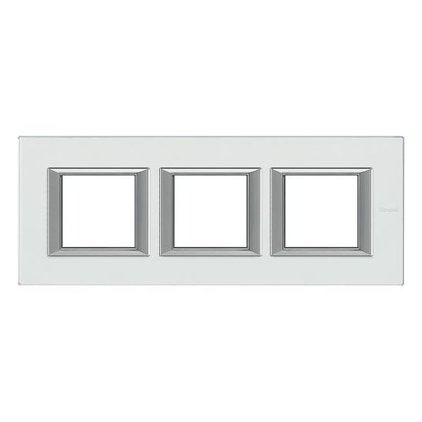 BTICINO - HA4802M3HVKA ТРОЙНА РАМКА 3Х2М KRISTALL GLASS СТЪКЛО ПРАВОЪГЪЛНА AXOLUTE