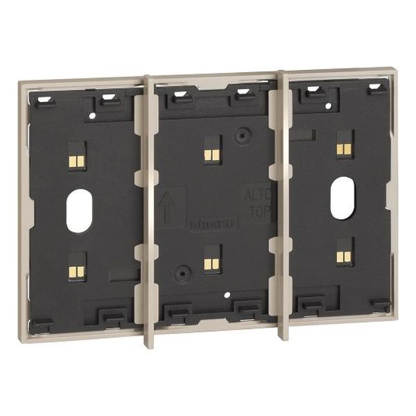 BTICINO - ЕЛЕКТРИФИЦИРАН ЛИЦЕВ ПАНЕЛ МОДУЛЕН 3 МОД. ЦВЯТ КРЕМ LIVING NOW BTICINO KM8103