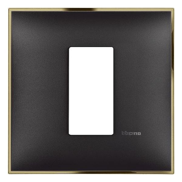 BTICINO - R4801BD РАМКА 1М НЕМСКИ СТАНДАРТ ЧЕРНО СЪС ЗЛАТНО CLASSIA