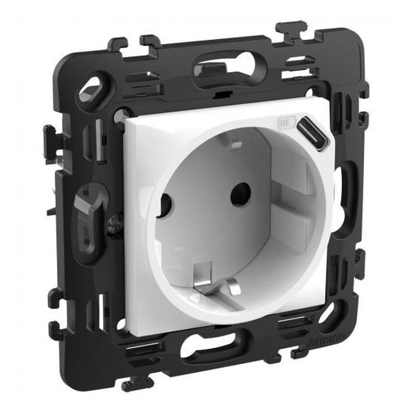 BTICINO - RW4141USB КОНТАКТ ШУКО 2P+E 16A + USB ТИП C 1.5A 7.5W 2 МОД. ЦВЯТ БЯЛ CLASSIA BTICINO