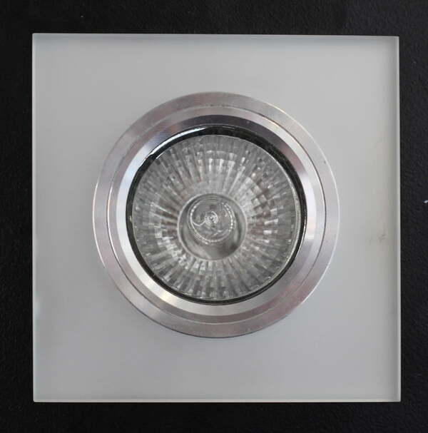 ЛУНА СТАЦИОНАРНА SBT01 БЯЛА