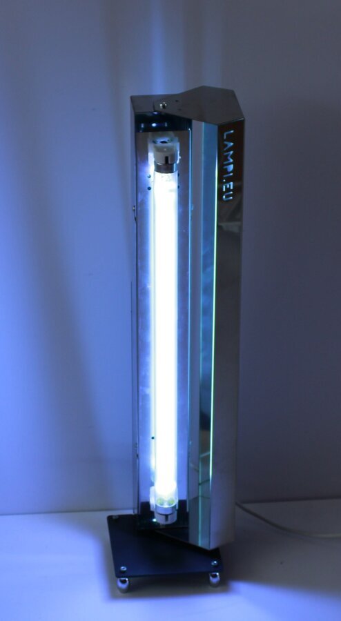 БАКТЕРИЦИДНА UVC ЛАМПА 15 W С ПРЕДПАЗЕН ЕКРАН НА СТОЙКА С КОЛЕЛА