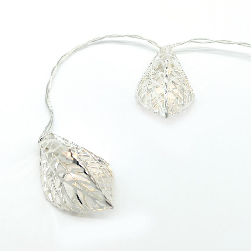 ACA LIGHTING CHRISTMAS FMSLEAF10WW2AT "METAL LEAVES", 10 LED STRING LIGHTS WITH BATTERIES (3xAA) & TIMER (6ON/18OFF), WARM WHITE, SILVER METAL, IP20, 135+30cm TRANSPARENT LEAD CABLE