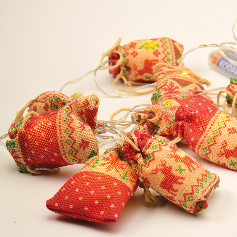 ACA LIGHTING CHRISTMAS X07101148 "WOVEN BAGS", 10 LED STRING LIGHTS WW BAT. (2XAA) IP20 135+15CM TRAN/NT LEAD CABLE