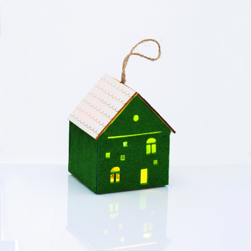 ACA LIGHTING CHRISTMAS X09119258 FELT HOUSE WOODEN ROOF GREEN 1 MINI LED WW BATT 3*AG10 (INCLUDED) 8*8*9,6cm